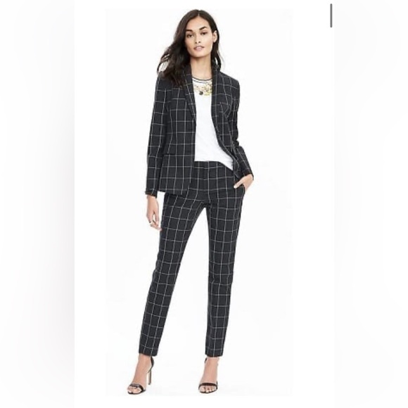 Banana Republic Jackets & Blazers - Banana Republic Window Pane Print Navy with White Size 8